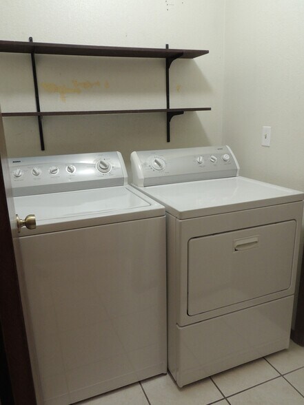 Washer & Dryer - 636 Horizon Dr