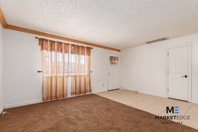 Building Photo - 2Bed/2Bath House at 24th St/Baseline! Appl...