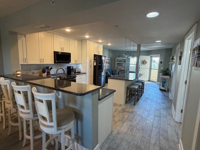 Building Photo - 428 Bouchelle Dr