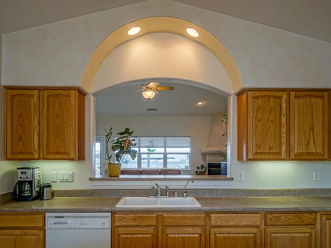 Building Photo - 8709 Tierra Alegre Dr NE