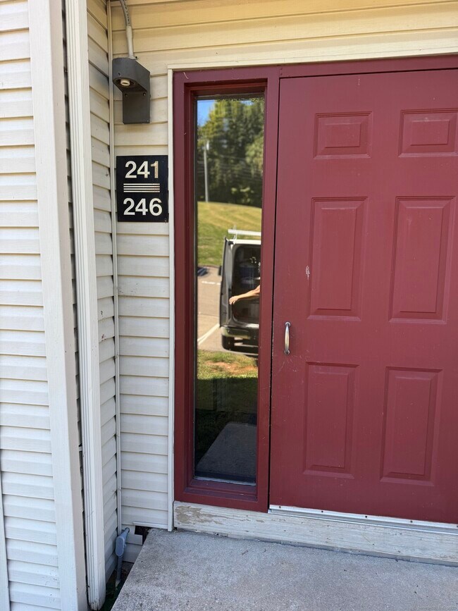 Building Photo - 241 Burgundy Hill Ln