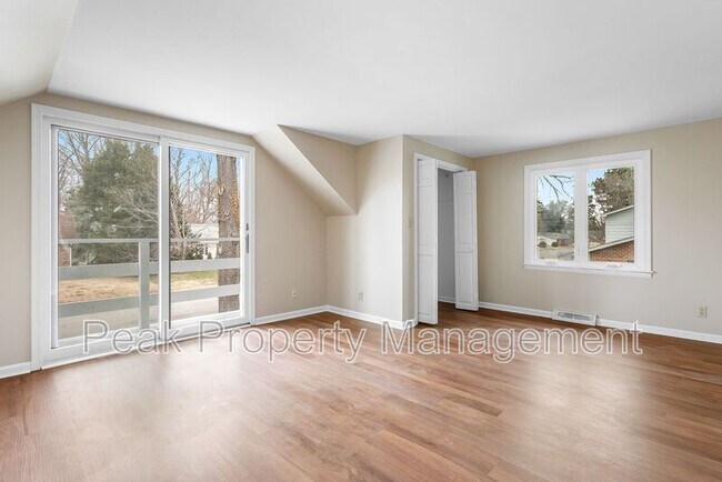 Building Photo - 3212 Vinton St