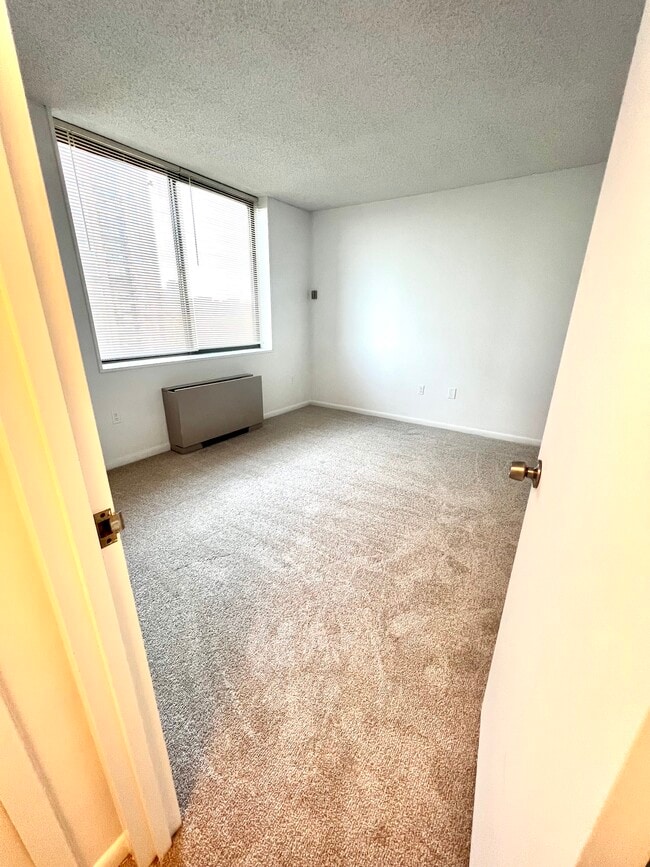 Building Photo - 3701 S George Mason Dr