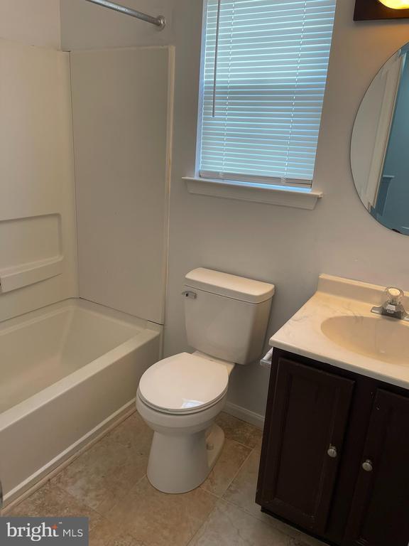 Building Photo - 288 Vincent Cir