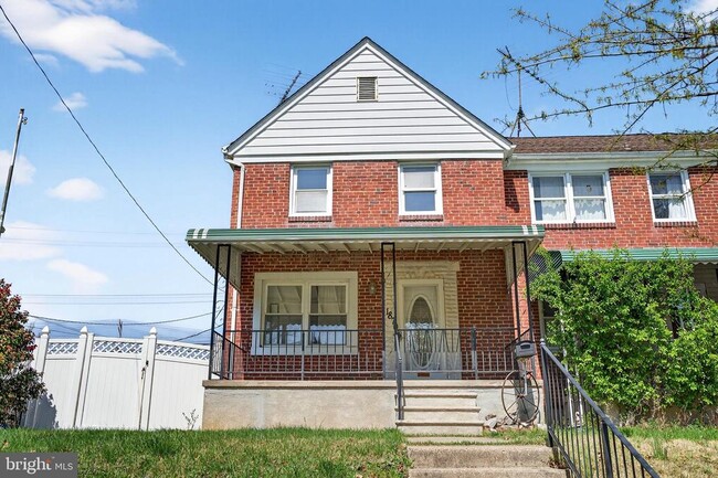 Building Photo - 1870 Yakona Rd