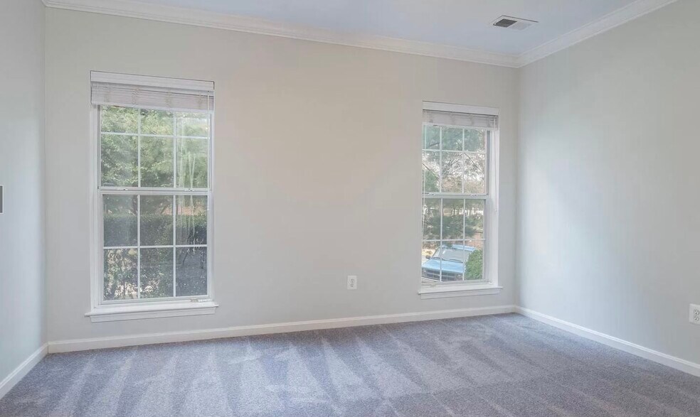 Building Photo - 7000 Falls Reach Dr