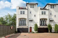 Building Photo - 8932 Lakeshore Bend Dr