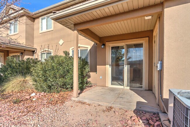 Building Photo - 3155 S Hidden Valley Dr