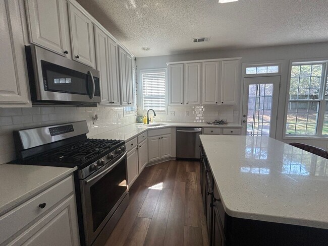 Building Photo - **PRICE IMPROVEMENT**560 Millbrook Village...