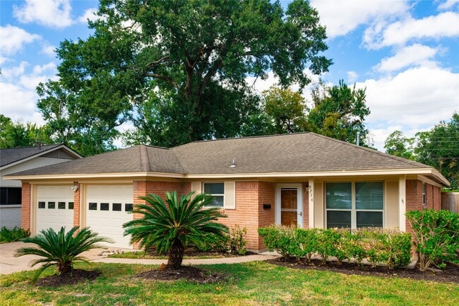 Primary Photo - 9714 Cedardale Dr