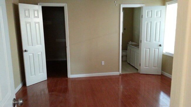 Building Photo - 5603 Northridge Dr