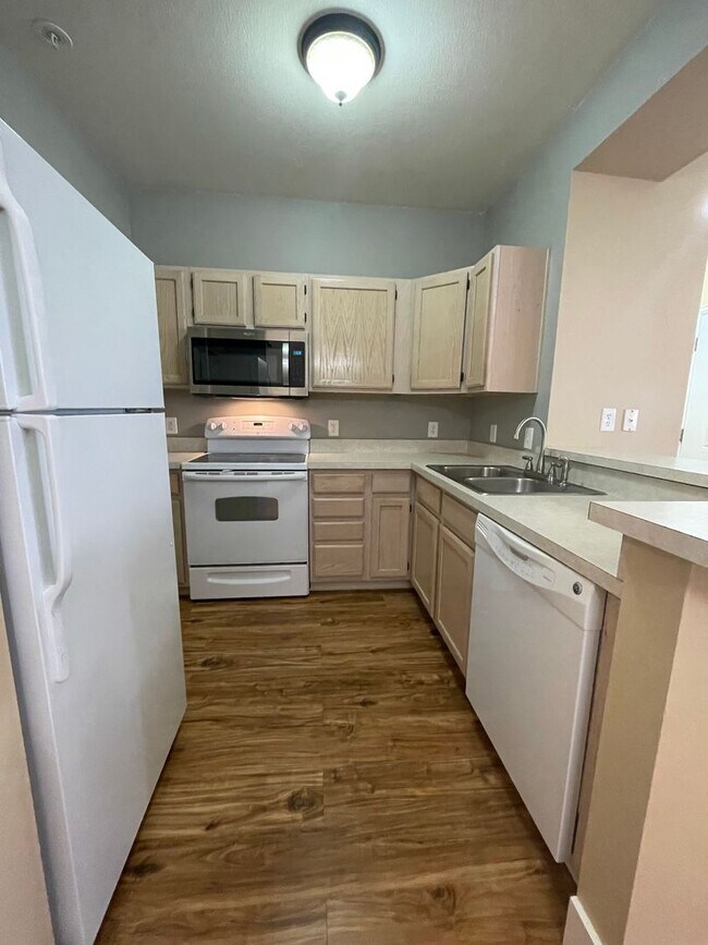 Building Photo - 4545 Wheaton Dr