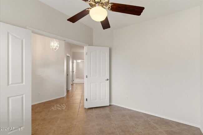 Building Photo - 8938 W Grovers Ave