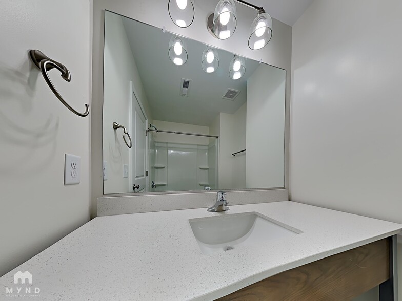 Building Photo - 2395 Eagle Creek Ct