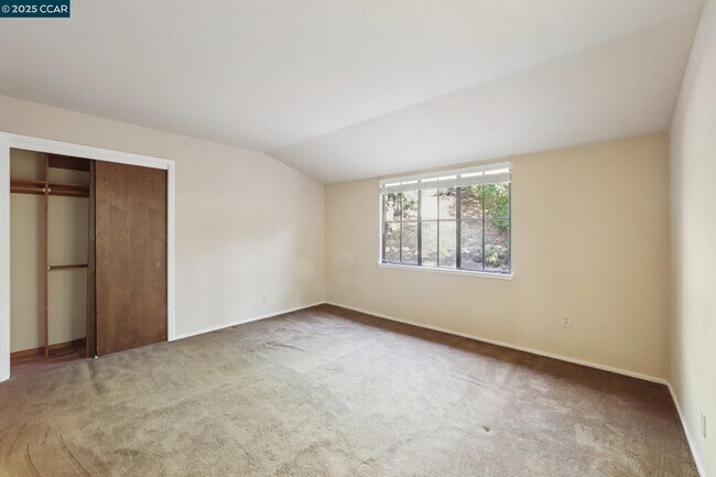 Building Photo - 58 St Andrews Ln