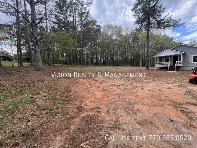 Building Photo - 137 Red Oak Dr