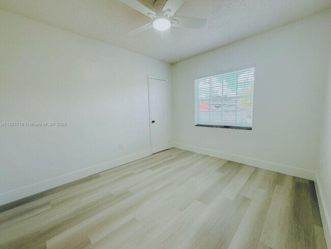 Building Photo - 115 W 37th St