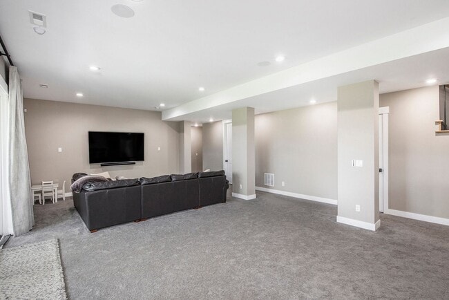 Building Photo - Stunning Custom Home in Harmony Club – Timnath, CO