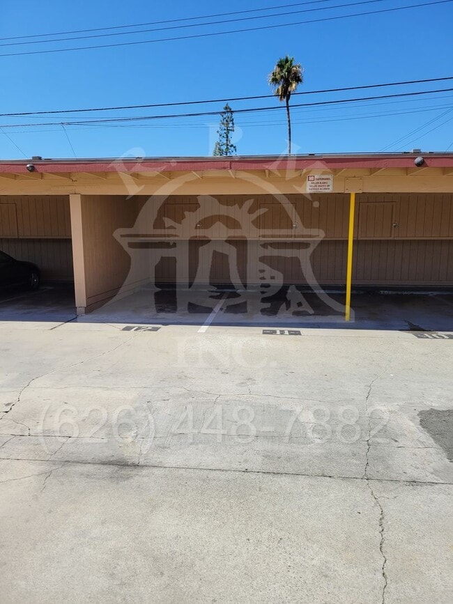 Building Photo - Garden Style Walk Up Single Level Condominium in La Puente