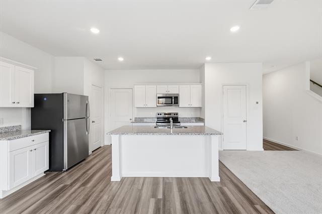 Building Photo - 2120 Mdw Pk Dr