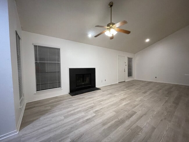 Building Photo - 2422-2424 Sherry Street