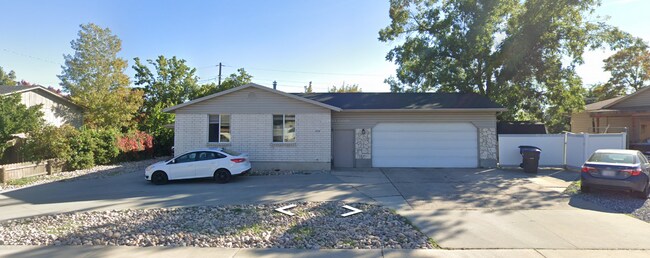 Building Photo - 979 W 1700 N St