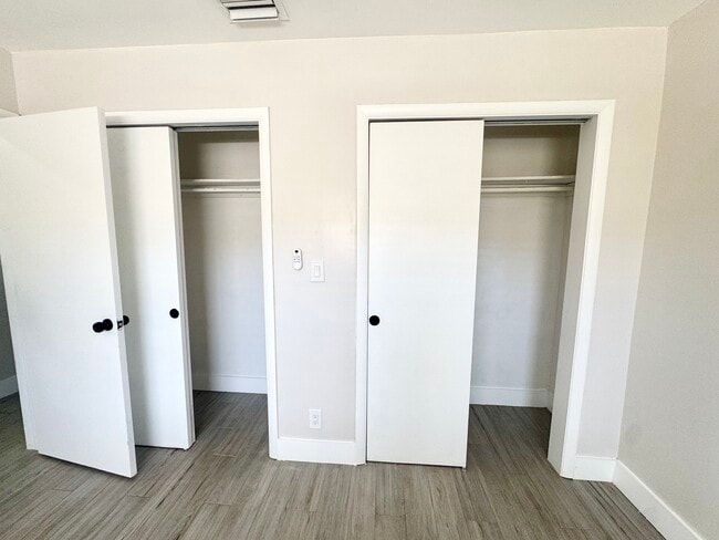 Building Photo - 412 SW 27th Terrace