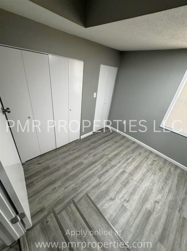 Building Photo - 3Bedroom/1Bathroom Home