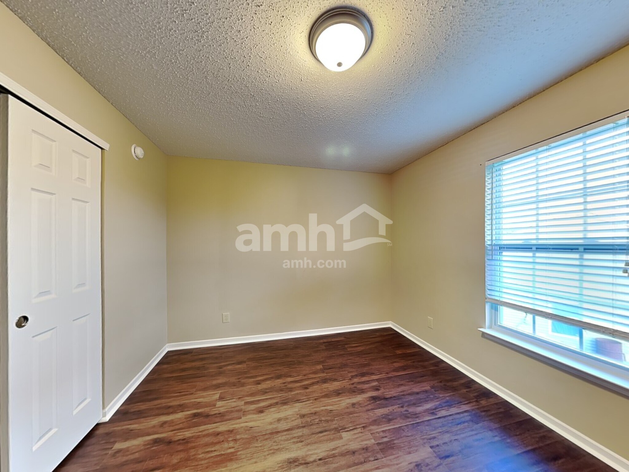 Building Photo - 10621 Inspiration Dr