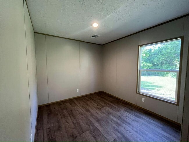 Building Photo - 11 Coach House Ct