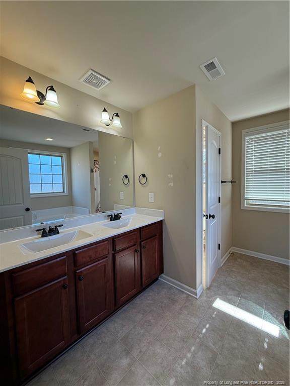 Building Photo - 22 Raintree Ln