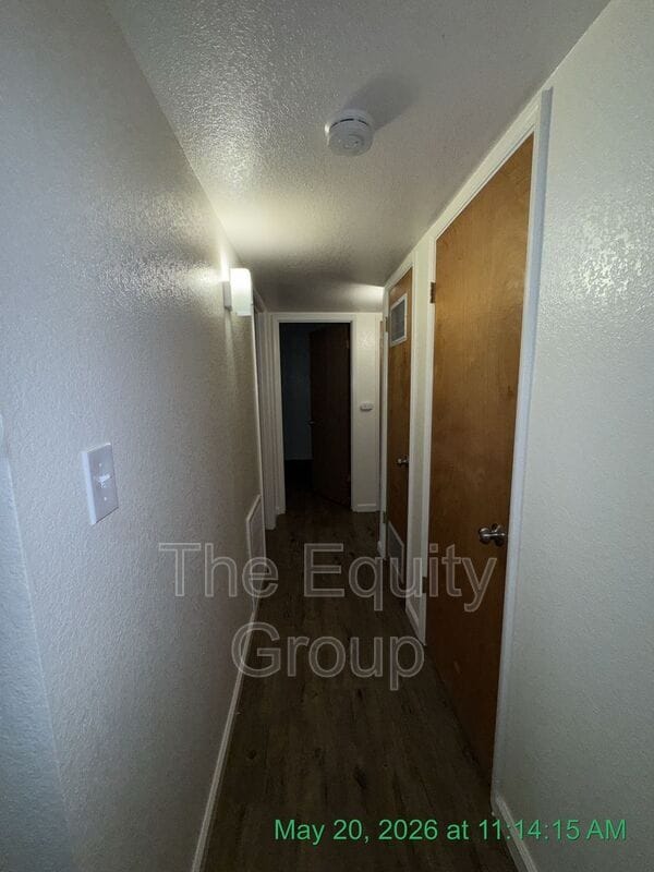 Building Photo - 1326 W Elowin Ave