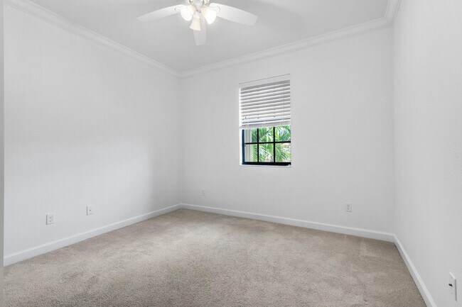 Building Photo - 10384 Wellington Parc Dr