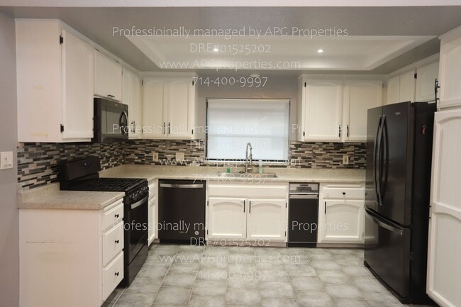 Building Photo - 9321 Chapman Ave