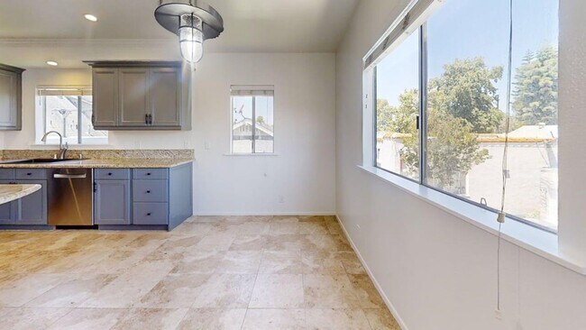 Building Photo - 630 Mira Mar Ave
