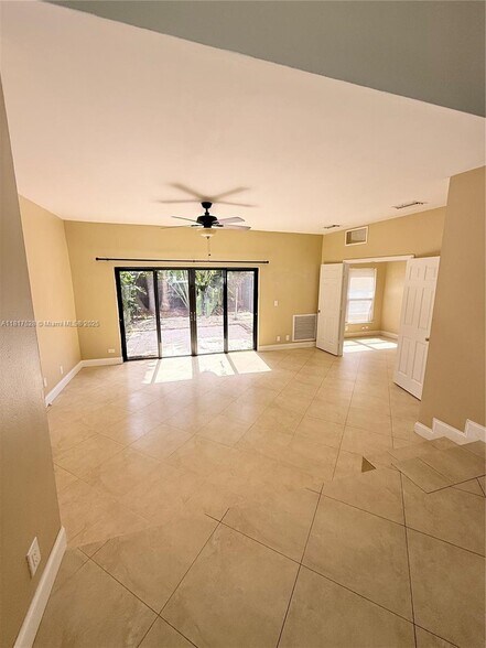 Primary Photo - 363 W Camino Real