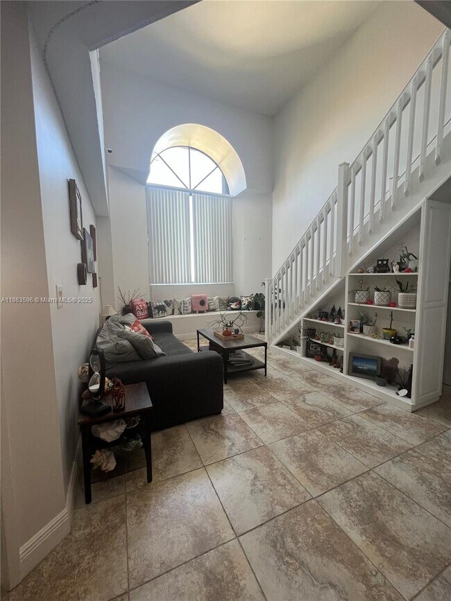 Building Photo - 15549 N Miami Lakeway