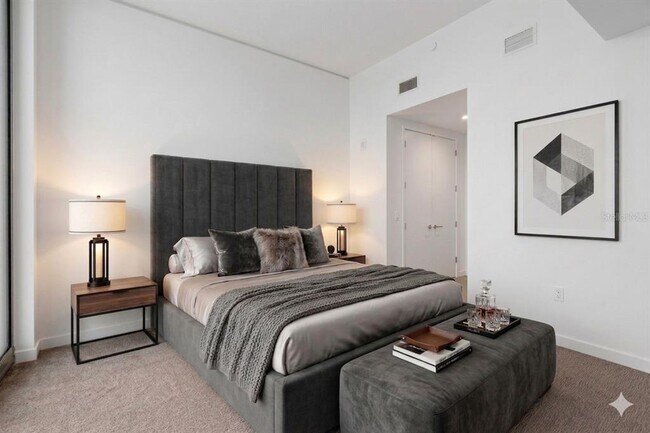 Building Photo - 400 Central Ave