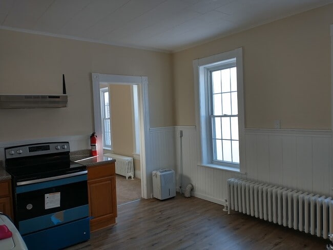 Building Photo - 9 James St