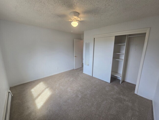 Building Photo - 1447 Nokomis Dr