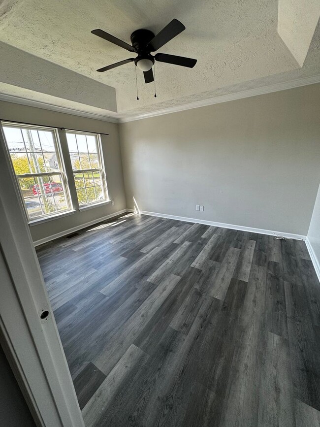 Building Photo - Newly renovated 3 bed/ 2.5 bath near Nasvh...