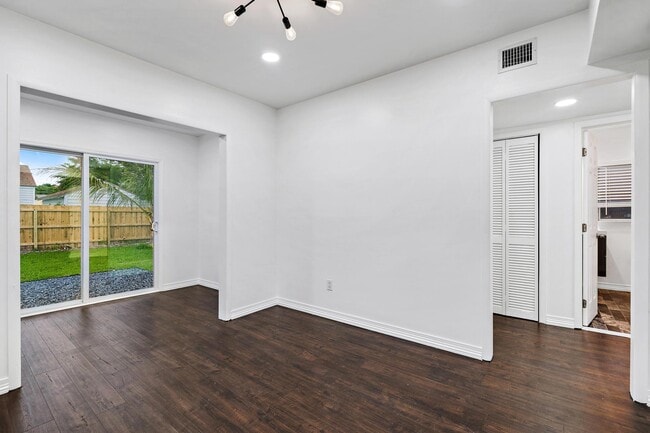 Building Photo - 931 33rd St