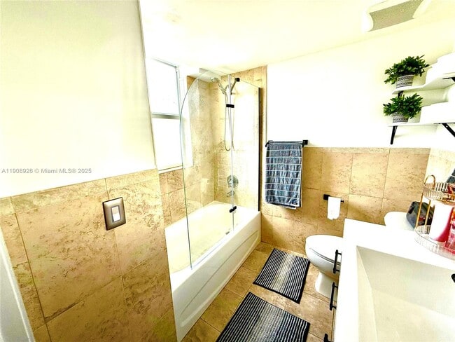 Building Photo - 498 SW 2nd St