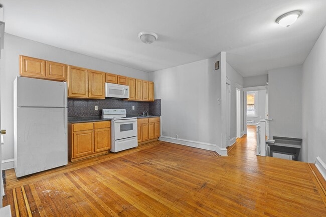 Building Photo - 1609 W Nedro Ave