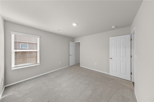 Building Photo - 4404 SW Sackett Ave