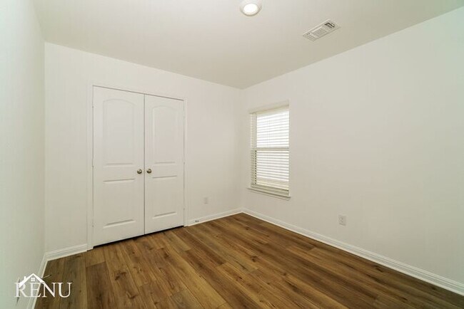 Building Photo - Coming Soon!