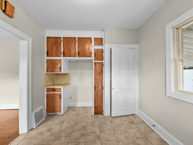 Building Photo - 3928 Upton Ave