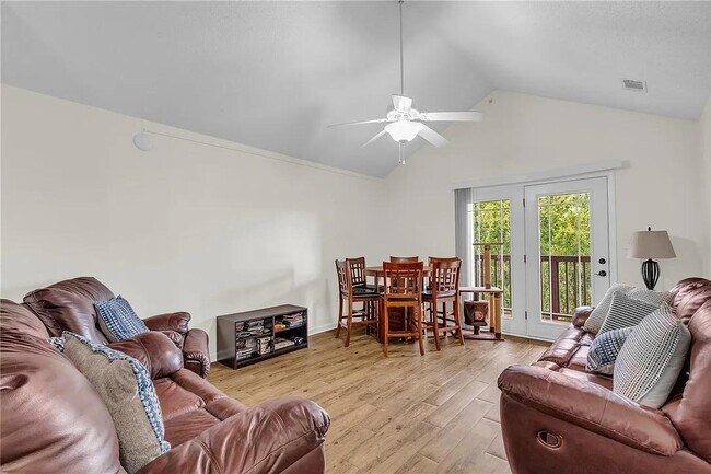 Building Photo - 1431 Harts Ridge Dr