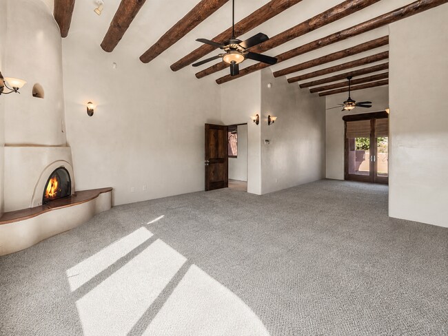 Building Photo - 61 Paseo Del Antilope