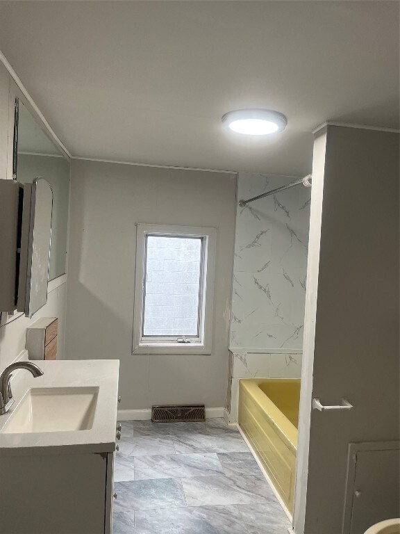 Building Photo - 223 Squires Ave